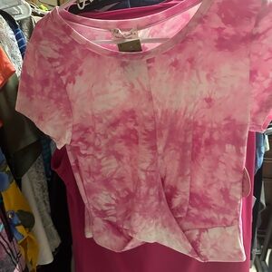 Vibrant Pink Tie-Dye Crop Top‎